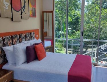 Suite with Hot Tub