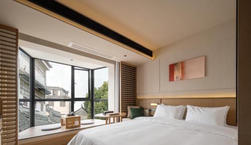  Terrace Queen Room 