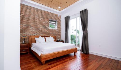 King Room with Balcony