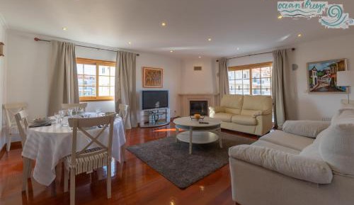 Two-Bedroom Apartment with Balcony and Sea View