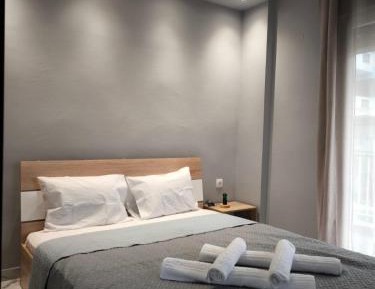 One-Bedroom Apartment with Balcony