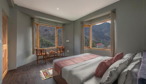 Double Room with Mountain View
