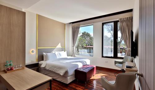 Deluxe Family Room