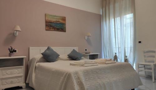 Deluxe Room (2 Adults + 1 Child)