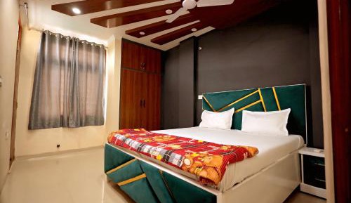 Two-Bedroom Deluxe Apartment with Balcony