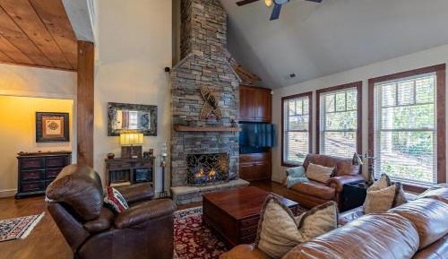 Three-Bedroom Holiday Home 