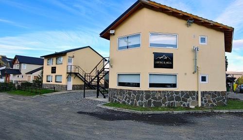 Apartment with Mountain View