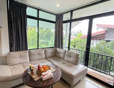 Apartment with Garden View