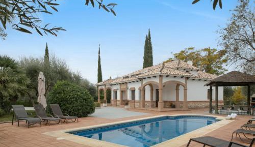 Villa with Garden View