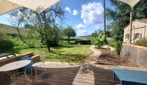 King Room with Roll-In Shower - Disability Access