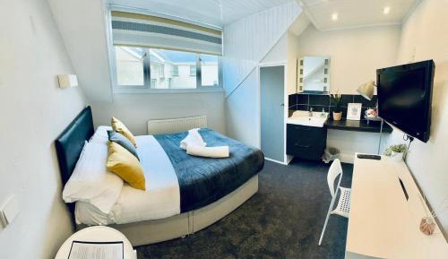 Double Room with Shared Bathroom
