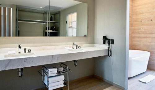 King Suite with Spa Bath