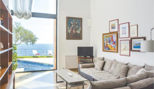 Four-Bedroom Holiday Home