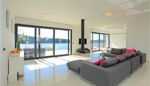 Six-Bedroom Holiday Home