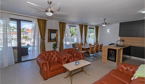 Four-Bedroom Holiday Home