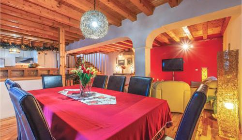 Four-Bedroom Holiday Home
