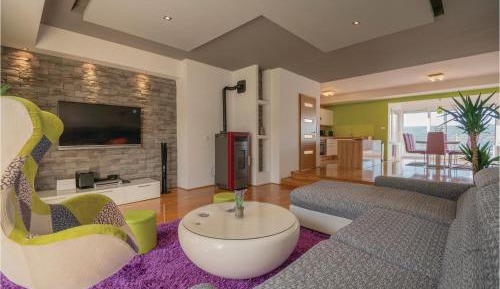 Four-Bedroom Holiday Home