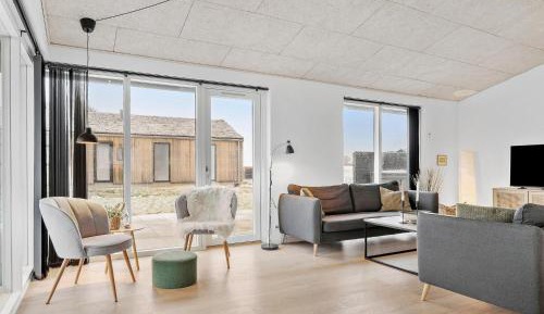 Four-Bedroom Holiday Home