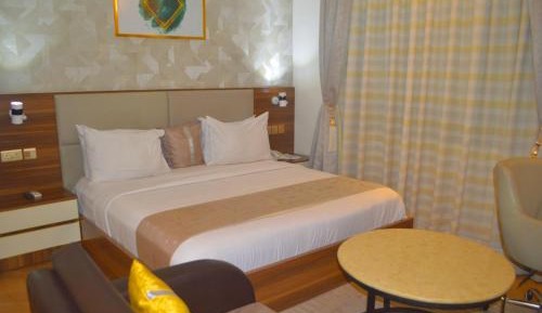 Deluxe Suite