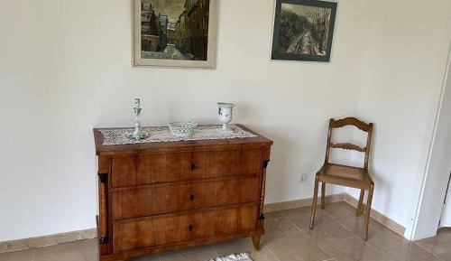 Superior One-Bedroom Apartment