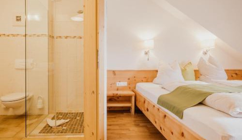 Three-Bedroom Apartment with Balcony