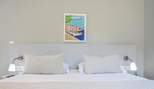 Comfort Quadruple Room - Swimming pool view