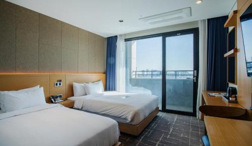 [7th PKG]Deluxe Twin Room + 3 Breakfast + 1 Coffee + 22h Stay + Special Gift 