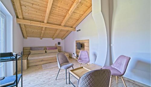 One-Bedroom Holiday Home