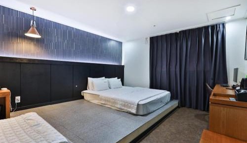 Double Room 2
