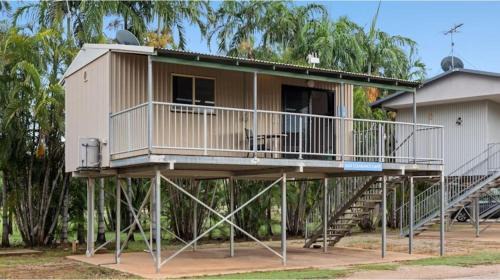 Standard Elevated Studio Cabin - Sleeps 2