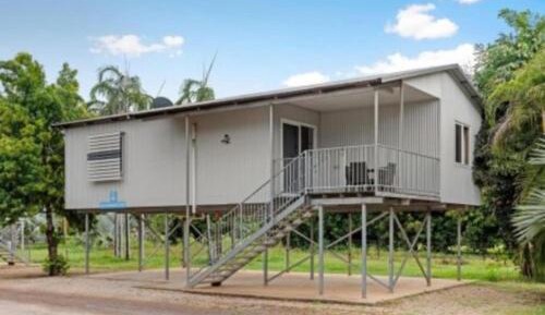 Superior Elevated 2 Bedroom Cabin - Sleeps 4
