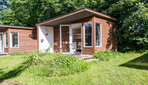 One-Bedroom Cottage - Shared Bathroom