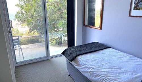 Three-Bedroom Apartment - Earl Street 