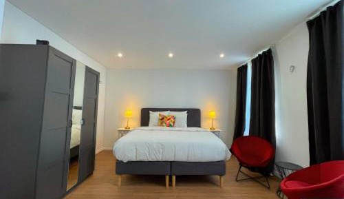 Studio Apartment with One Double Bed