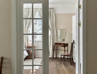 Studio Apartment with Queen Bed