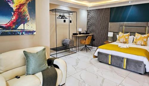 Deluxe Queen Room