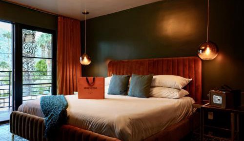 Superior King Room