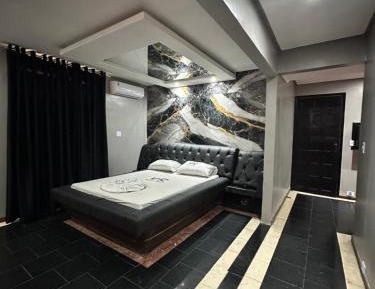 Studio with Spa Bath