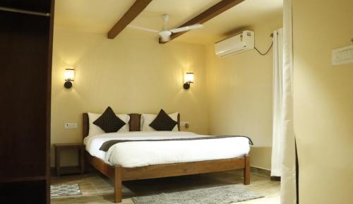 Double Room with Private Bathroom