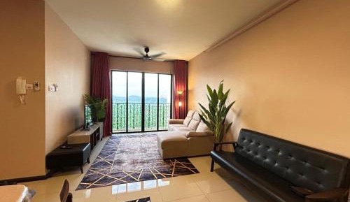 Apartment with Mountain View