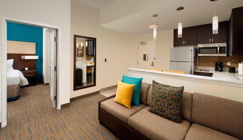 One-Bedroom King Suite