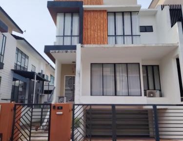 Five-Bedroom House