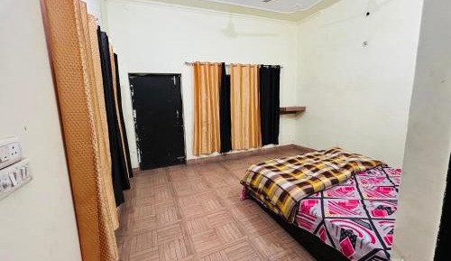 Deluxe Room (2 Adults + 1 Child)