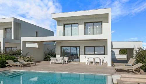 Villa - Beach Front