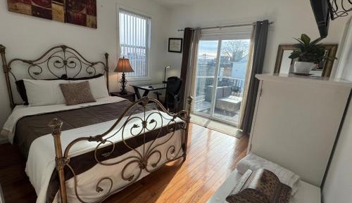 Double Room with Private Bathroom