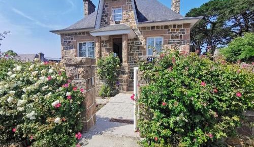 Four-Bedroom Holiday Home