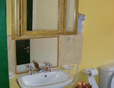 Sextuple Apartment