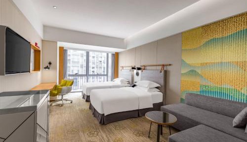 Standard King Room - Mid Floor