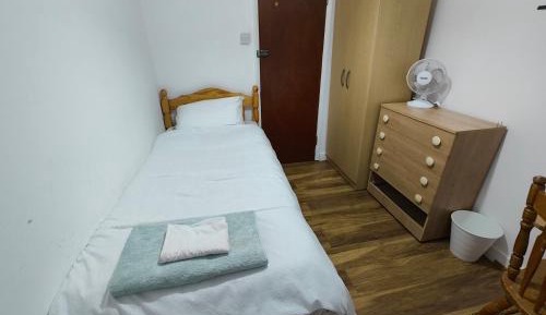 Single Room with Private External Bathroom