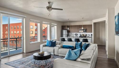 Two-Bedroom Deluxe Apartment